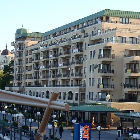 Admiral Apartments Zlatni pjasătsi Rom bilde