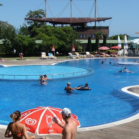 Admiral Apartments Zlatni pjasătsi Eksteriør bilde