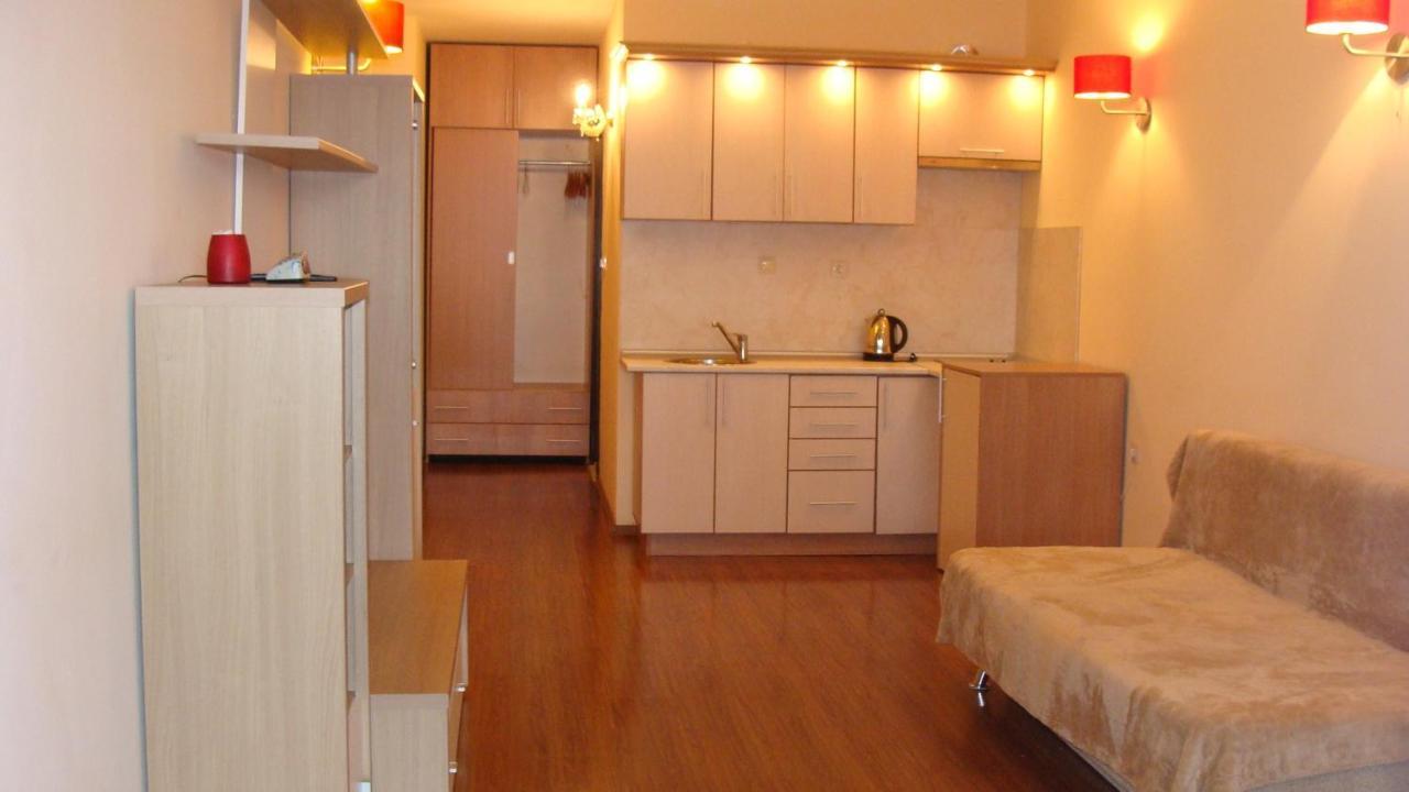 Admiral Apartments Zlatni pjasătsi Rom bilde