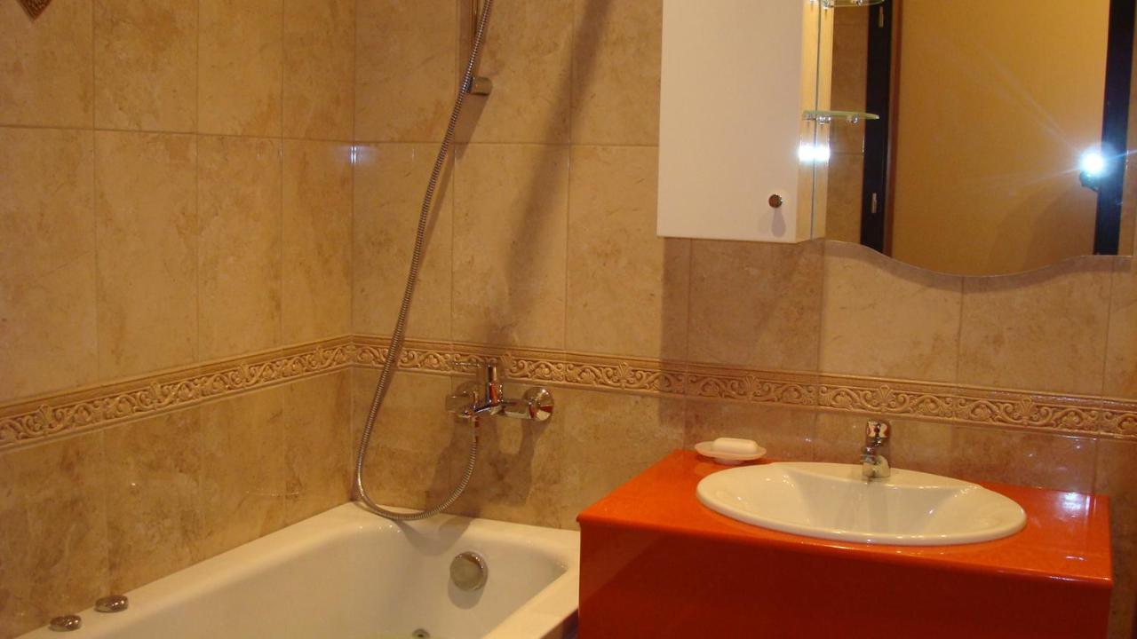 Admiral Apartments Zlatni pjasătsi Rom bilde