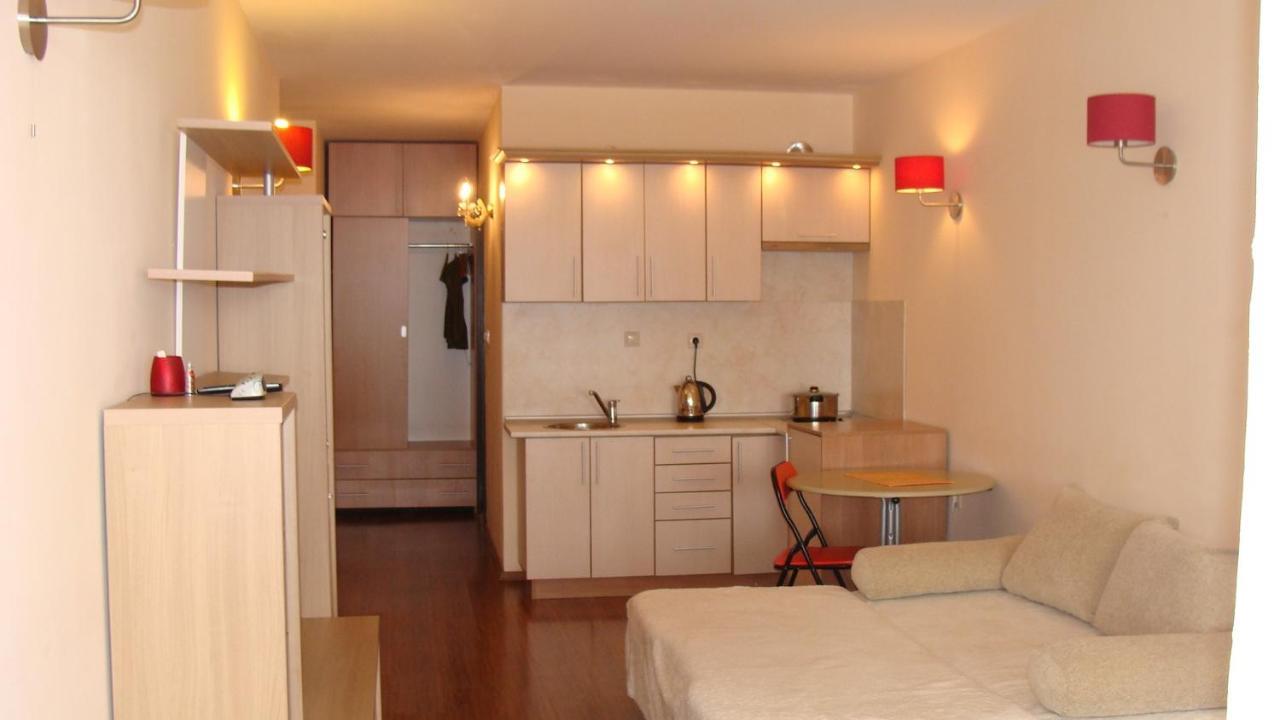 Admiral Apartments Zlatni pjasătsi Rom bilde