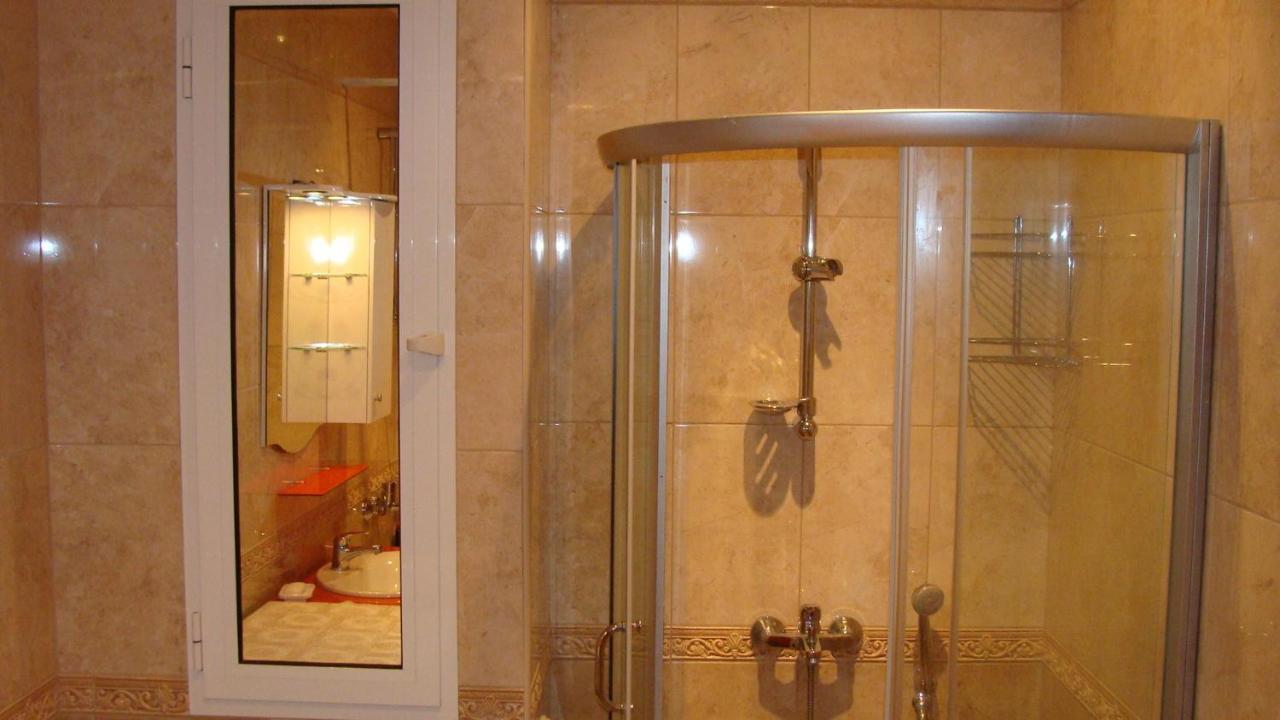 Admiral Apartments Zlatni pjasătsi Rom bilde