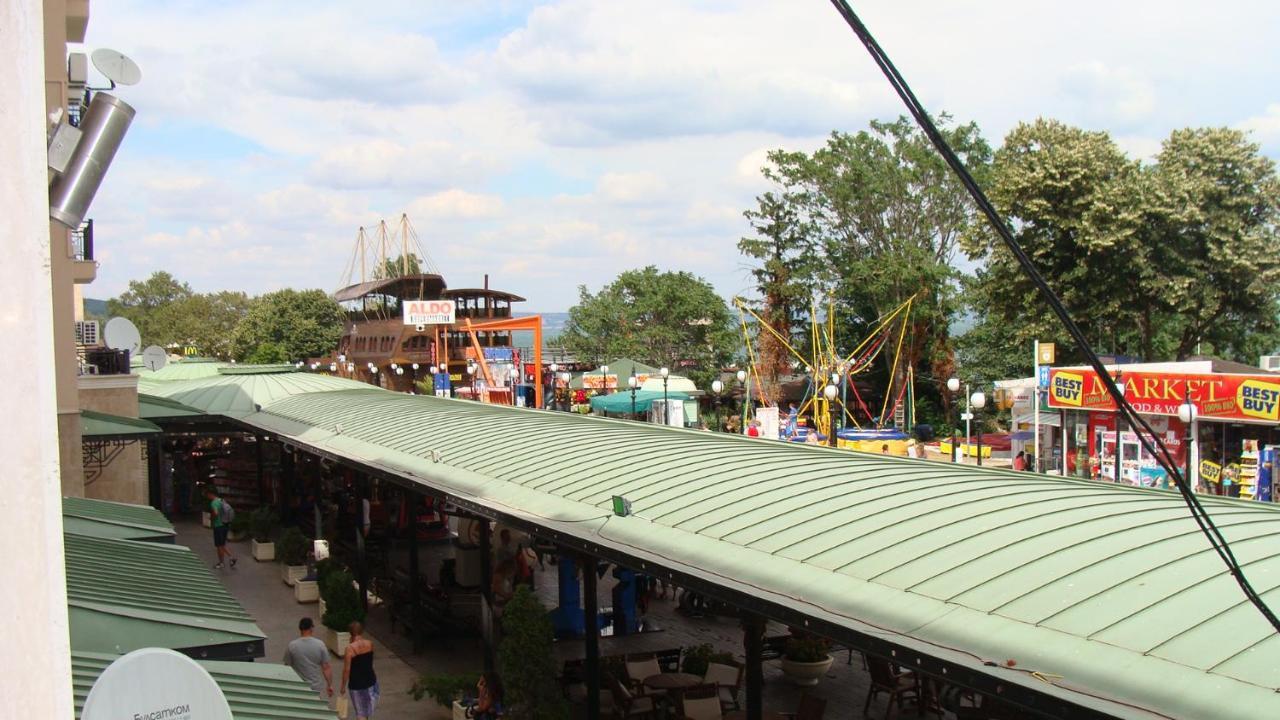Admiral Apartments Zlatni pjasătsi Eksteriør bilde